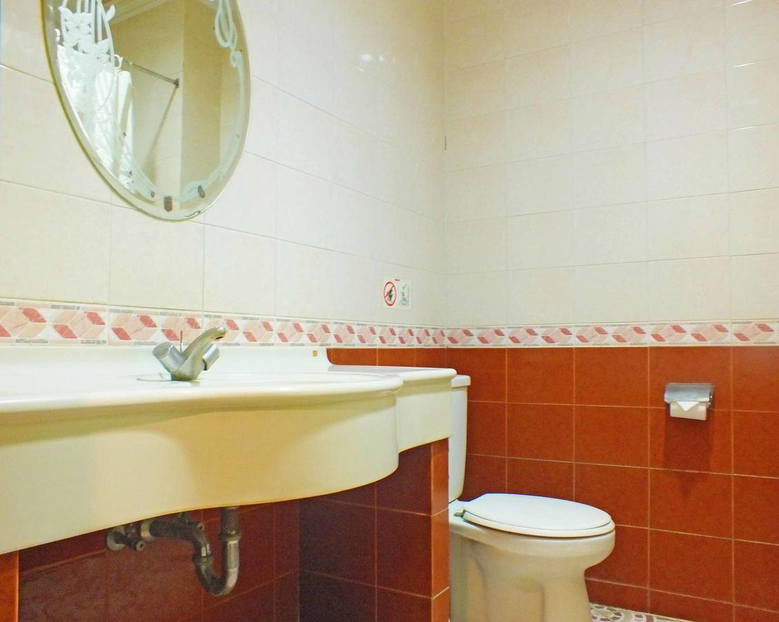 Hotel Puri Kwitang Джакарта Екстериор снимка