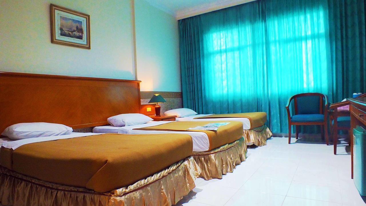 Hotel Puri Kwitang Джакарта Екстериор снимка