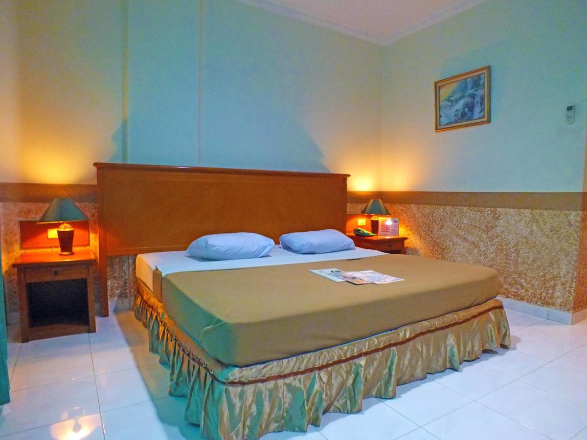 Hotel Puri Kwitang Джакарта Екстериор снимка