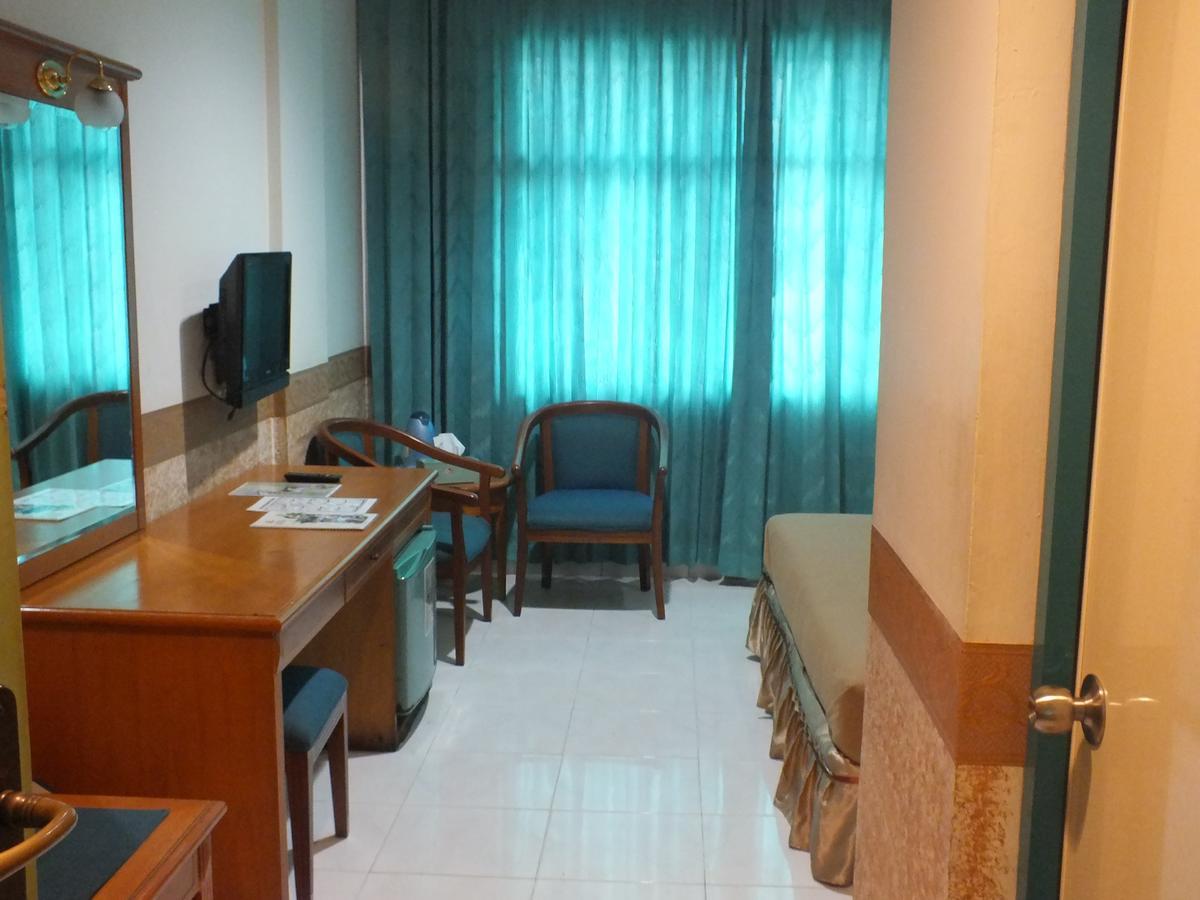 Hotel Puri Kwitang Джакарта Екстериор снимка